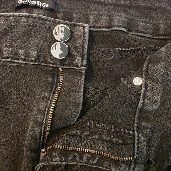 d. jeans women's black jeans, size 16W. Very stretchy. - Picture 6 of 6